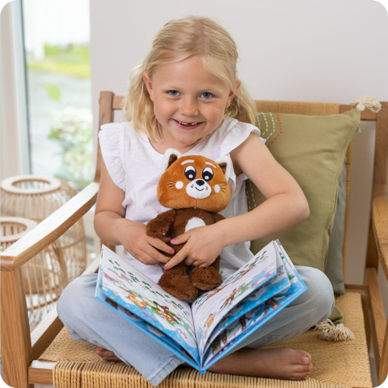 Pukkins röd panda gosedjur från Teddykompaniet i Båstad 